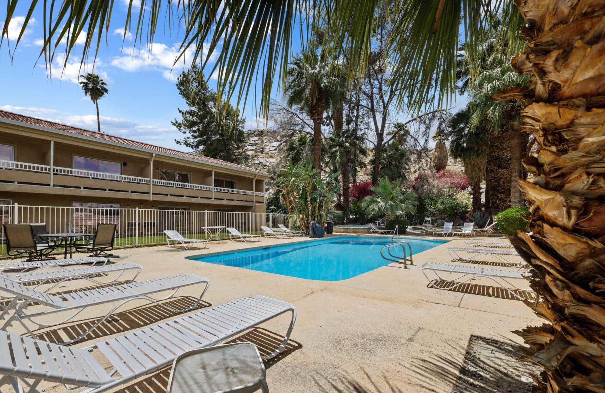 Sol Springs Inn Cathedral City Εξωτερικό φωτογραφία